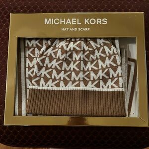 Michael Kors logo hat and scarf gift set